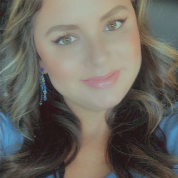 Meet this Posher! - Picture 4 of 6